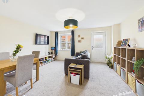 2 bedroom terraced house for sale, Ravel Lane, Aylesbury