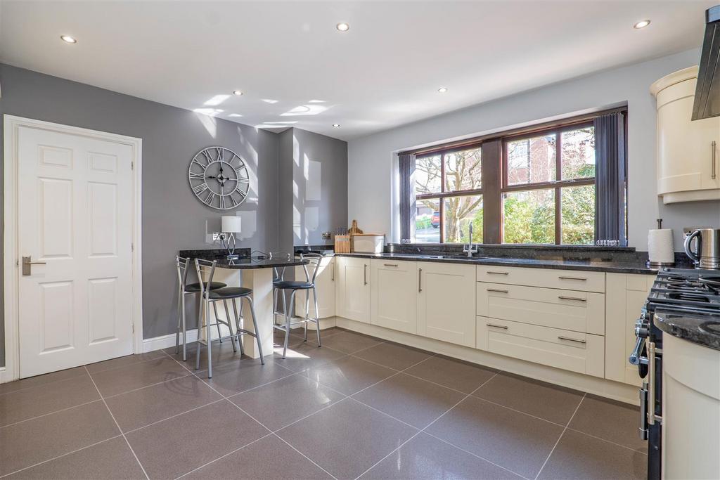 Kitchen/Breakfast Room