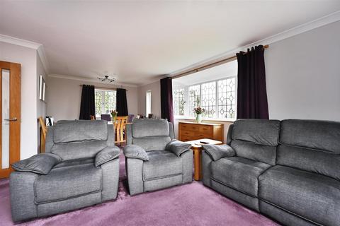 3 bedroom bungalow for sale, Homelands Close, Bexhill-On-Sea
