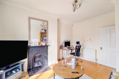 1 bedroom flat for sale, Coleridge Road, London, N4