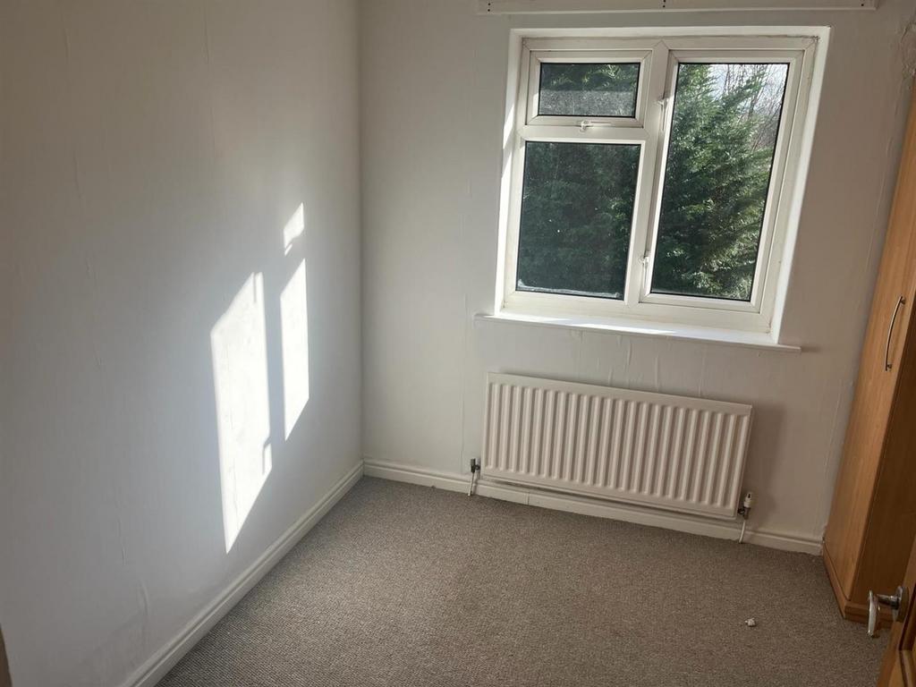 Bedroom b.jpg