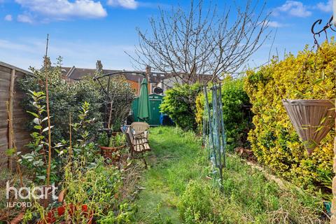 3 bedroom terraced house for sale, Buckingham Road, Ilford