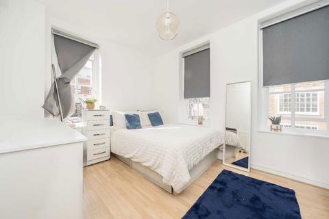 3 bedroom flat to rent, Lyons Place, London NW8