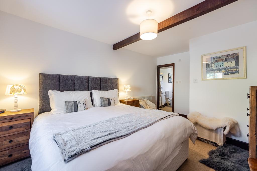 A12 - 4 Meadow Court Barns Stokenham - 260319