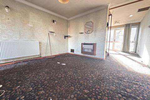 3 bedroom semi-detached house for sale, Rochford Close, Leek
