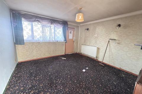 3 bedroom semi-detached house for sale, Rochford Close, Leek