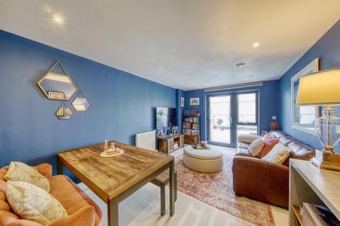 1 bedroom flat for sale, Knightley Walk, Wandsworth, SW18