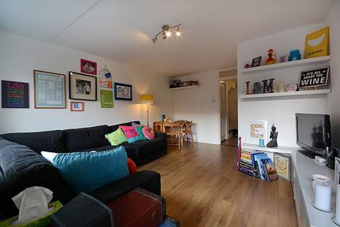 undefined, Chatham Street, Elephant and Castle, London, SE17