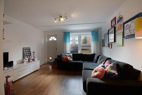 undefined, Chatham Street, Elephant and Castle, London, SE17