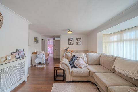 2 bedroom flat for sale, Ledbrooke Close, Cwmbran NP44