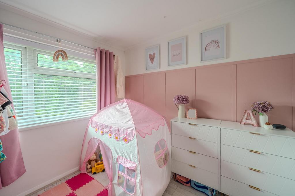 51 Ledbrooke Close-4.jpg