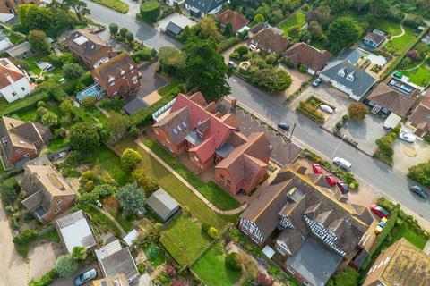 1 bedroom apartment for sale, Seabrook Villas, Seabrook Road, Hythe, Kent. CT21 5QP