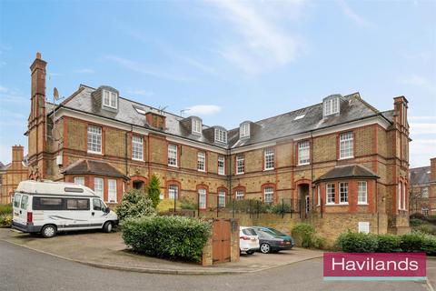 2 bedroom flat to rent, Banting Drive, London