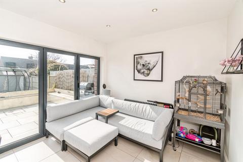 3 bedroom detached house for sale, Kathleen Road, Southampton