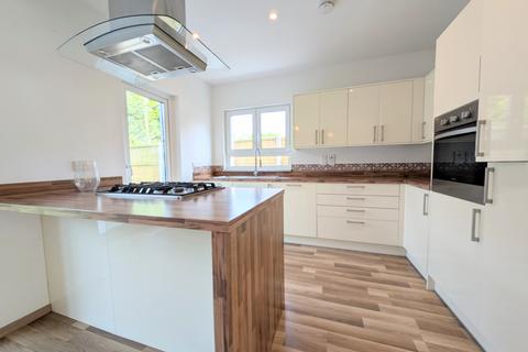 4 bedroom house to rent, Ivydale Road, Bognor Regis, PO21