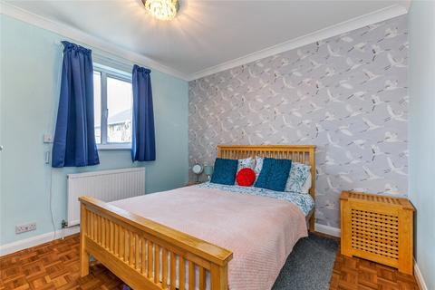 2 bedroom flat to rent, Station Approach, Sunbury-on-Thames, Surrey, TW16