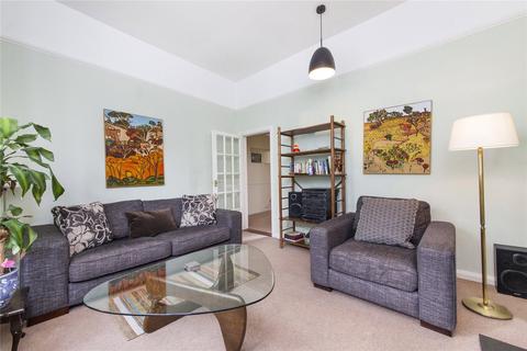 3 bedroom flat to rent, Grafton Terrace, London