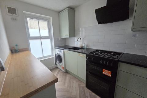 3 bedroom house to rent, Temeraire Road, Devon PL5