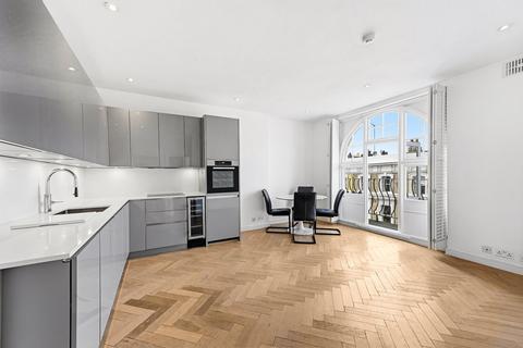 2 bedroom flat to rent, Cecil Court, Fawcett Street, London