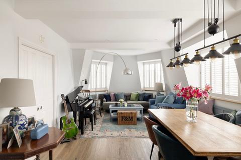 undefined, Bedford Avenue, London WC1B