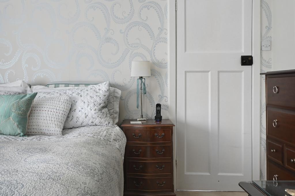 Bed 1