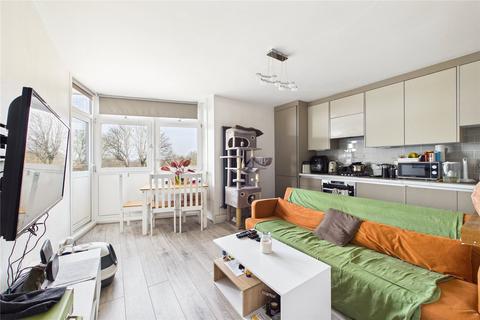 2 bedroom apartment to rent, West Drive, London, SW16