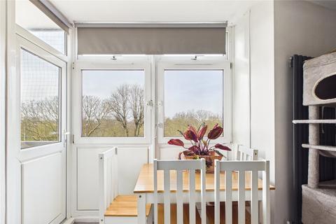 2 bedroom apartment to rent, West Drive, London, SW16