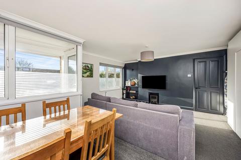 2 bedroom flat for sale, Coneyberry, Reigate RH2