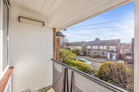 2 bedroom flat for sale, Coneyberry, Reigate RH2