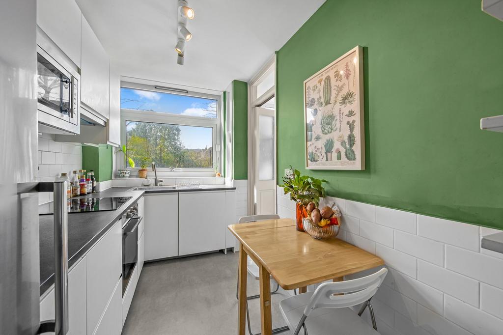 Kitchen (Alt)