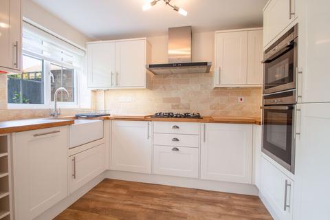3 bedroom end of terrace house to rent, Welling DA16