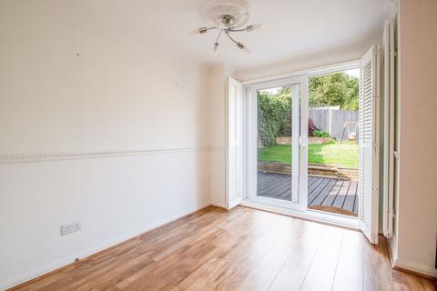 3 bedroom end of terrace house to rent, Welling DA16