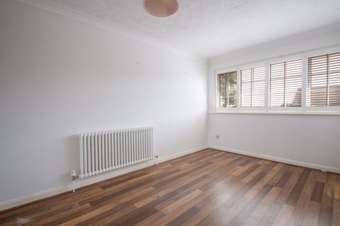 3 bedroom end of terrace house to rent, Welling DA16