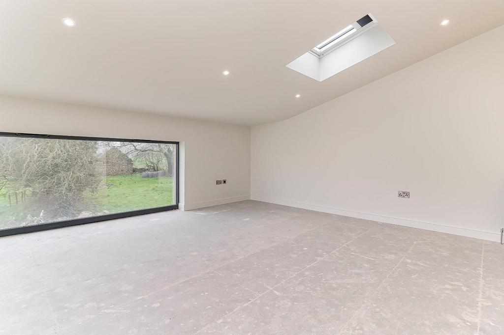 Master Bedroom - F.jpg