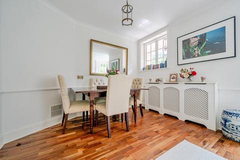 2 bedroom flat for sale, Farnham Lane, Haslemere, GU27