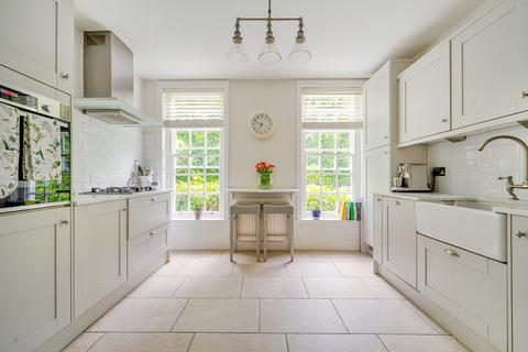 2 bedroom flat for sale, Farnham Lane, Haslemere, GU27