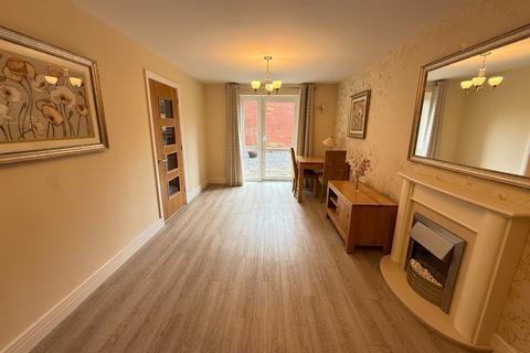 1 bedroom apartment for sale, High Street North, Bedfordshire LU6