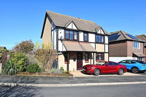 4 bedroom detached house for sale, Greenacres Drive, Hailsham BN27
