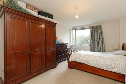 2 bedroom flat to rent, Marlin House, 22 St John`s Avenue, Putney, London