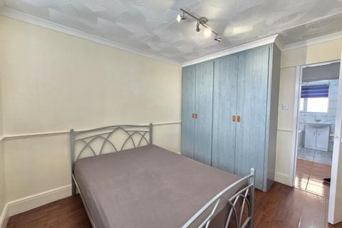 1 bedroom flat to rent, Clifford Road, London E16