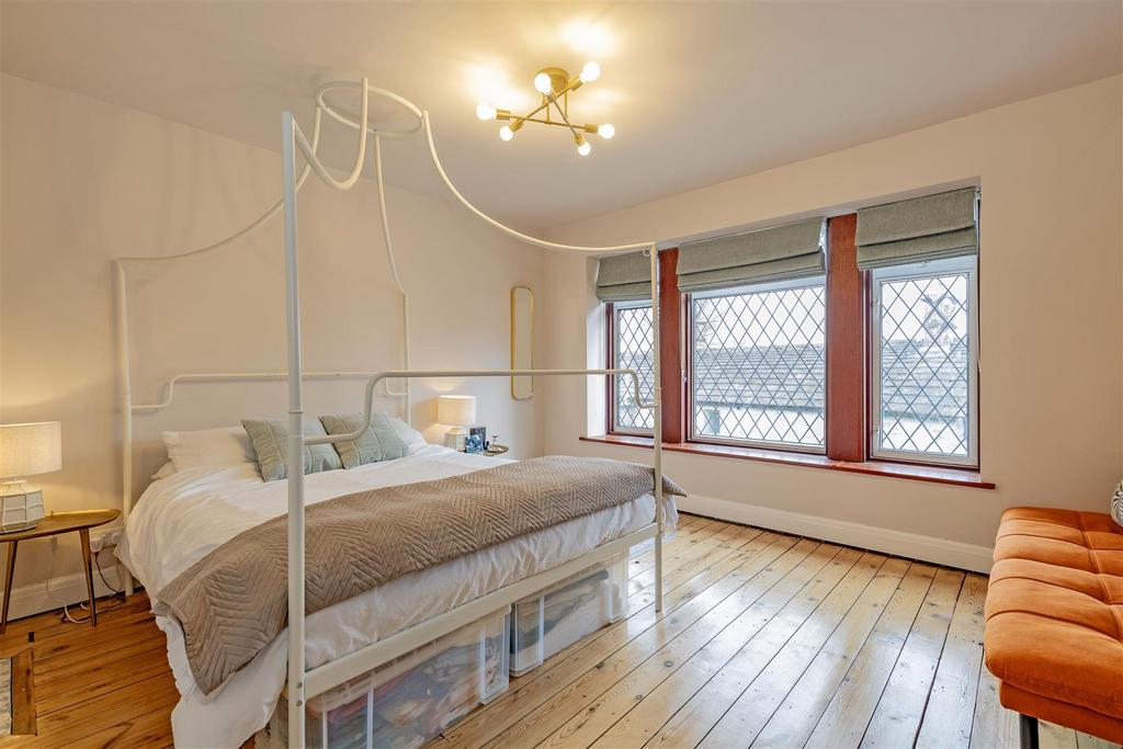 Bedroom 1-1.jpg