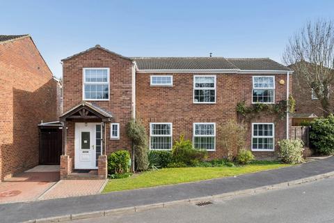 5 bedroom detached house for sale, Grenadine Way, Tring