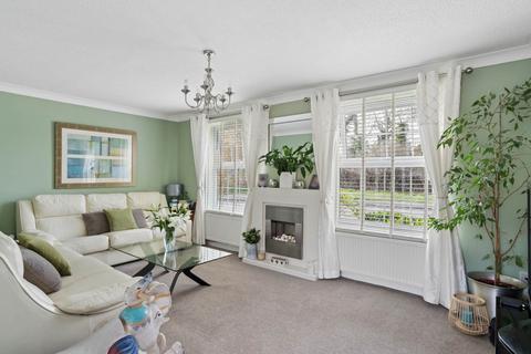 5 bedroom detached house for sale, Grenadine Way, Tring