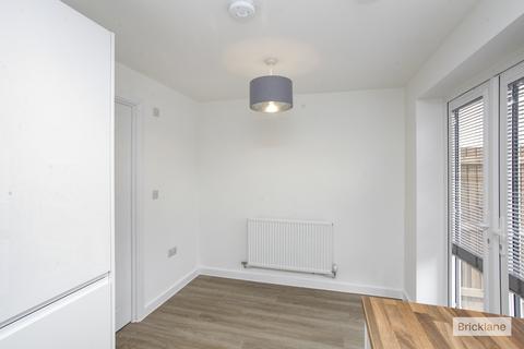 2 bedroom semi-detached house to rent, Nero Avenue, Nuneaton