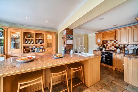 4 bedroom terraced house for sale, De Lucy Avenue, Alresford, Hampshire, SO24