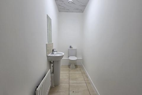 3 bedroom terraced house to rent, Hedges Way, LUTON