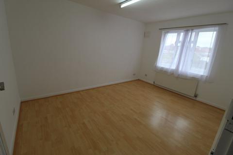 1 bedroom apartment to rent, Bilton Road, Perivale, Greenford, UB6