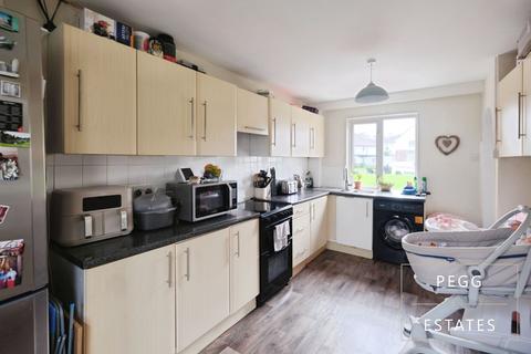 3 bedroom terraced house for sale, East Pafford Avenue, Torquay