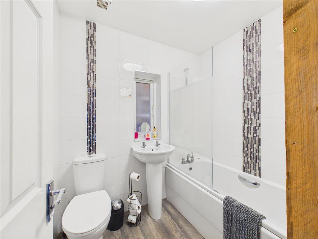 En-suite Bathroom