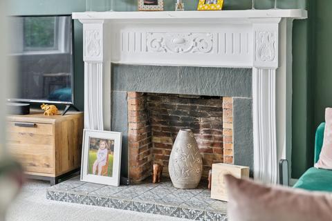 3 bedroom terraced house for sale, Busby Road, Clarkston, G76
